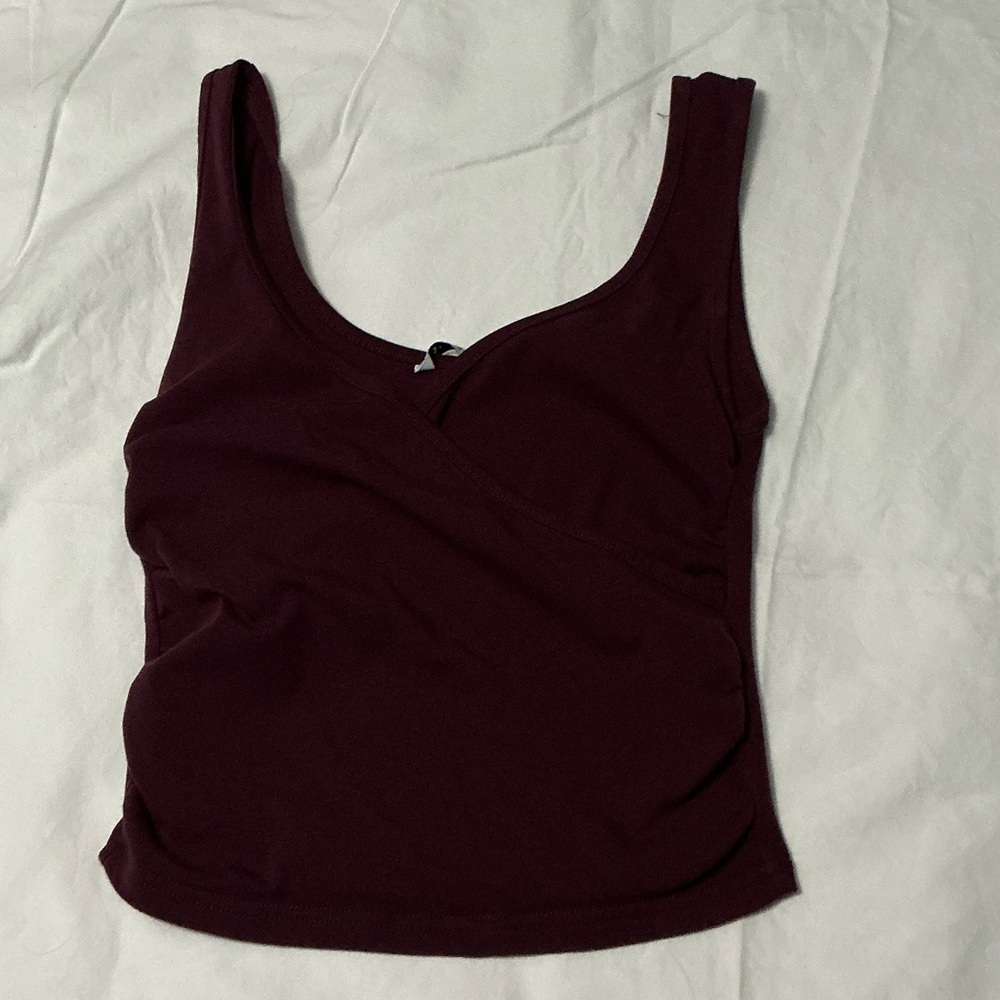 Chic Burgundy Sleeveless Tank Top